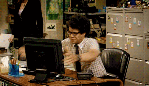 Ingénieur informatique qui jette son ordinateur